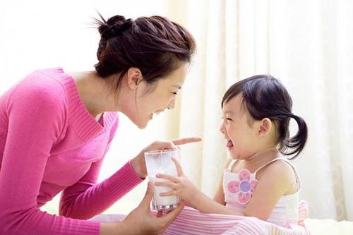 Trẻ biếng ăn: Mẹ nên và không nên làm gì? - 3