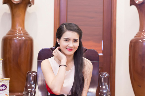Không thể nhận ra đây là em gái Công Vinh ngày nào - 11