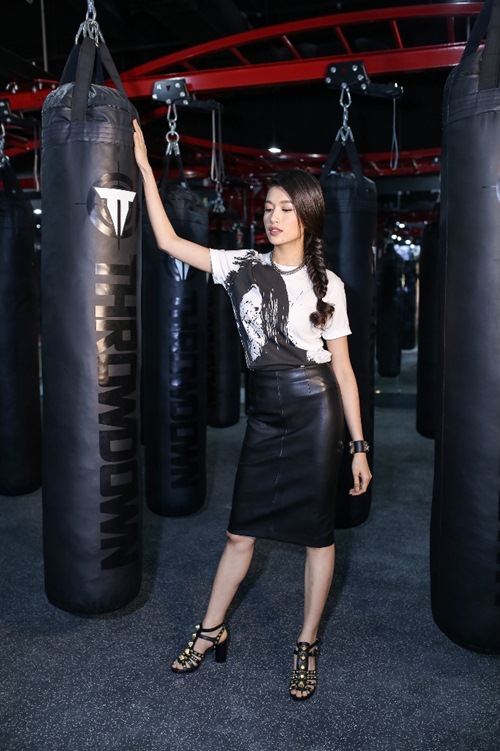 Trương Ngọc Ánh, Lan Khuê thích thú đón siêu sao võ thuật đình đám sang VN - 5