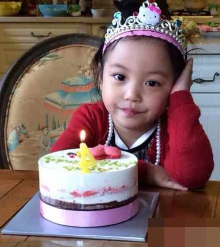 Nhan sắc càng lớn càng xinh của công chúa quot;tháng Tưquot; nhà Triệu Vy - 7