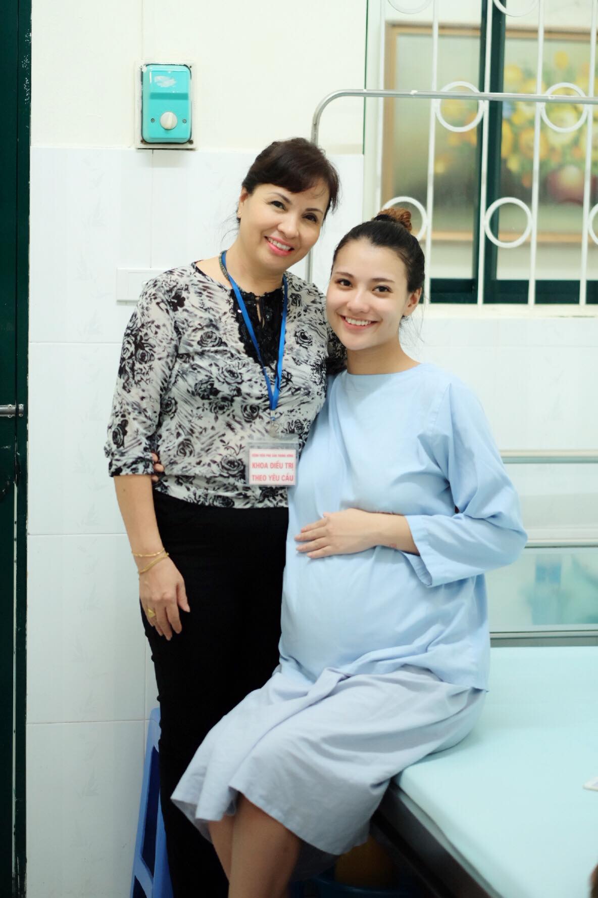 Hồng Quế đã sinh con gái đầu lòng, được Ngọc Hân và bố mẹ túc trực - 4
