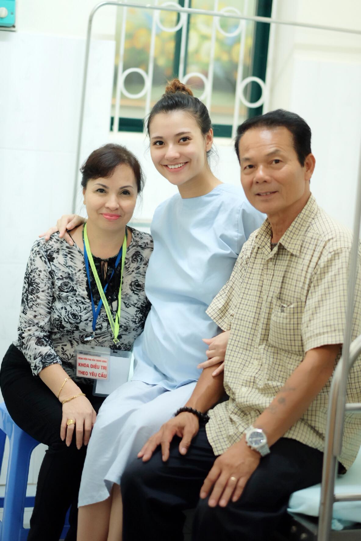 Hồng Quế đã sinh con gái đầu lòng, được Ngọc Hân và bố mẹ túc trực - 3