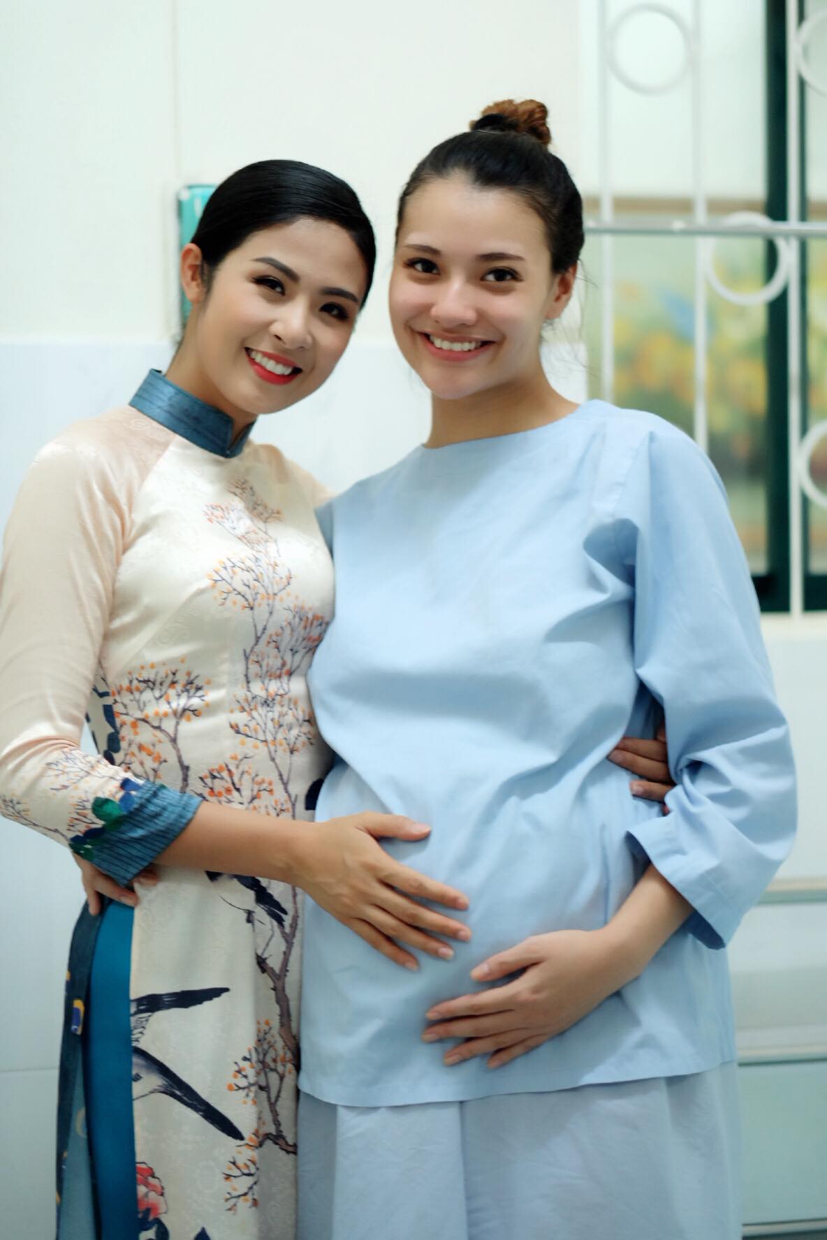 Hồng Quế đã sinh con gái đầu lòng, được Ngọc Hân và bố mẹ túc trực - 2