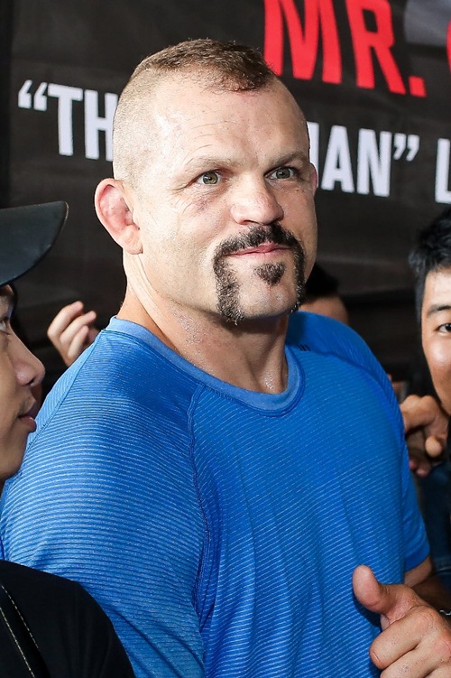Siêu sao võ thuật Chuck Liddell mang 2 con cực nhỏ đáng yêu đến Việt Nam - 12