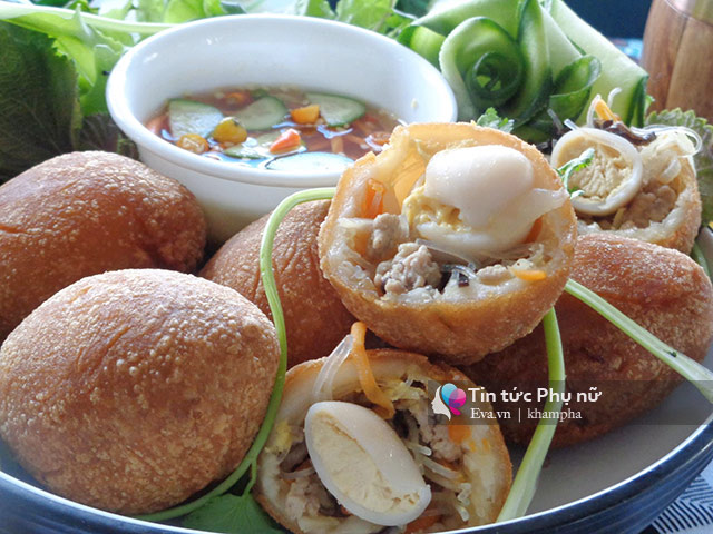 Mát trời thế này ăn bánh rán mặn thì còn gì ngon bằng!