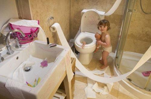 Những tình huống hài hước “khó đỡ” của bọn con nít khiến mẹ không thể giận - 5