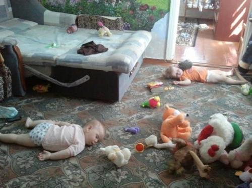 Những tình huống hài hước “khó đỡ” của bọn con nít khiến mẹ không thể giận - 16