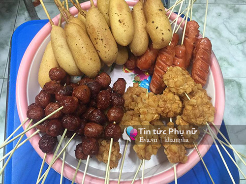Cận 20/10, hoa làm từ đồ ăn giá 100 nghìn/bó gây sốt Sài Gòn - 4