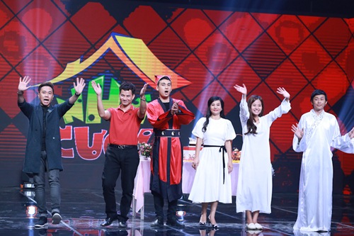 Nhà Cười: Bị Hoài Linh ép thò tay bắt ếch sống, Khánh Hiền vừa hát vừa run - 20