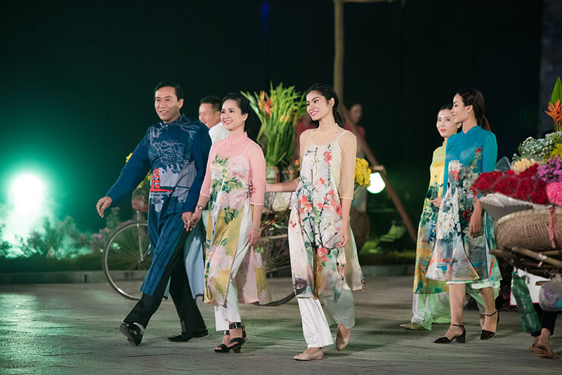 Tuổi tứ tuần, DV Lan Hương - Thu Hà vẫn sáng bừng hơn dàn mẫu trẻ - 11