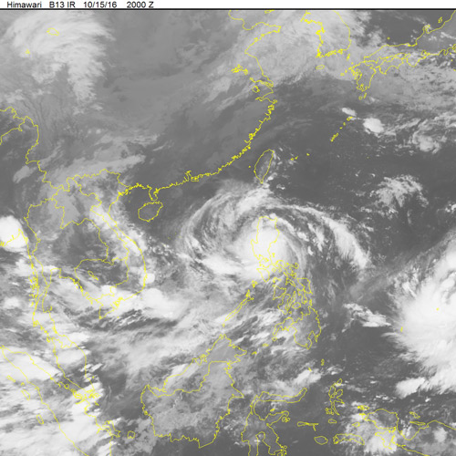 Bão Sarika giật cấp 17 nguy cơ tấn công miền Trung - 1