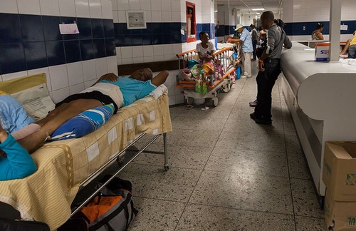 Hy hữu xác chết phát nổ ở nhà xác bệnh viện Venezuela - 3