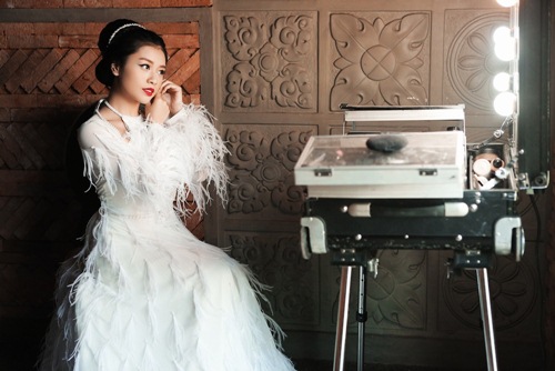 Quán quân Sao Mai Thu Hằng ôm mặt khóc nức nở khiến ekip phải dỗ dành - 9