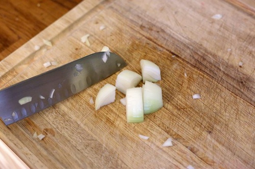 Học lỏm bí kíp làm 3 loại nước siro hành tây trị ho ngày lạnh cho trẻ - 6