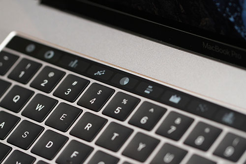Ảnh thực tế Macbook Pro mới với thanh Touch Bar cảm ứng - 7