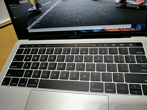 Ảnh thực tế Macbook Pro mới với thanh Touch Bar cảm ứng - 10