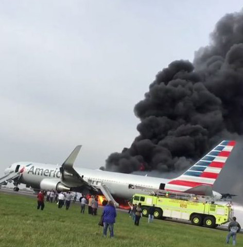 Máy bay chở hơn 170 người bốc cháy, hành khách hoảng loạn nghĩ mình sẽ chết