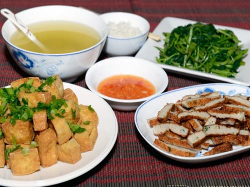 Vì sao mọi nhà không nên ăn thức ăn xong mới ăn cơm? - 2