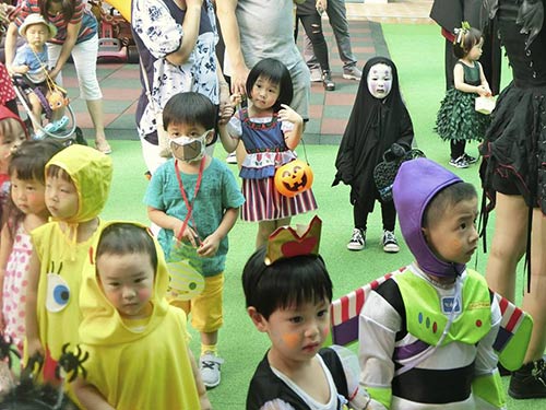 Đây mới là cô bé có màn hoá trang Halloween quot;lầyquot; nhất khối mẫu giáo năm nay - 1