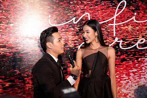 Lan Khuê ân cần chỉnh áo vest cho Nguyên Khang trong hậu trường - 8