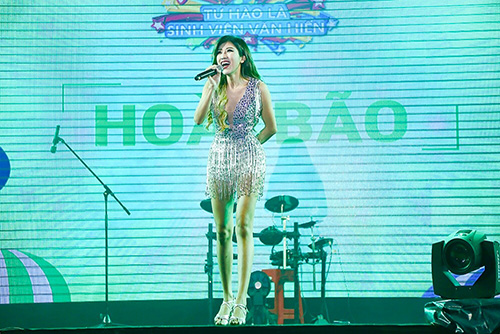 Trang Pháp xuất hiện với thân hình gầy đi trông thấy sau scandal - 4