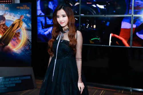 Thời trang sao Việt xấu tuần qua: 27 tuổi nhưng Midu bị nhận xét như U50 - 1