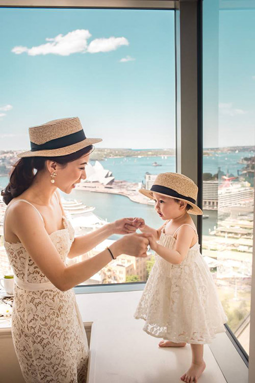 Tan chảy với bộ ảnh của mẹ 9x quot;đẹp mòn con mắtquot; và cô con gái thiên thần - 3