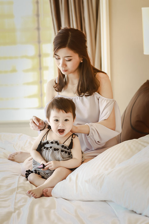Tan chảy với bộ ảnh của mẹ 9x quot;đẹp mòn con mắtquot; và cô con gái thiên thần - 12