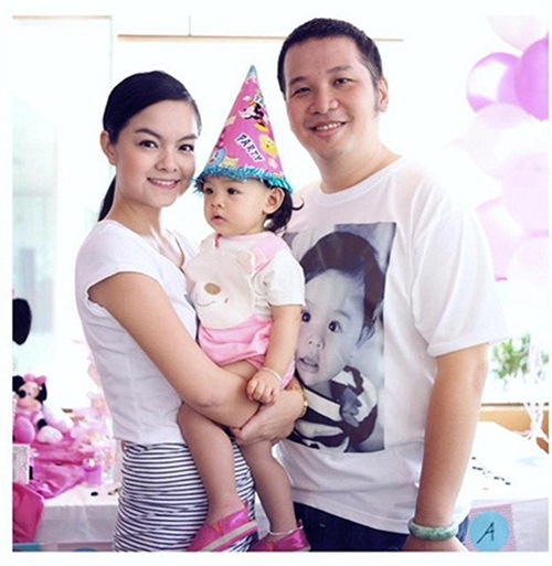 Con gái Phạm Quỳnh Anh - Quang Huy: 4 năm khôn lớn của cô bé quot;bà giàquot; đáng yêu - 6