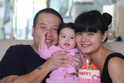 Con gái Phạm Quỳnh Anh - Quang Huy: 4 năm khôn lớn của cô bé quot;bà giàquot; đáng yêu - 5