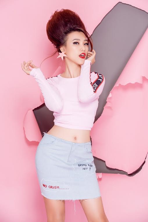 Á hậu Hoàng Oanh ngọt như kẹo bông với gam màu pop-art - 3