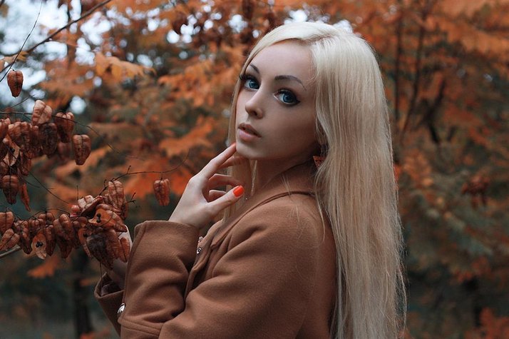 8 quot;búp bê sốngquot; nổi tiếng khắp thế giới vì đẹp đến ... kì dị - 18