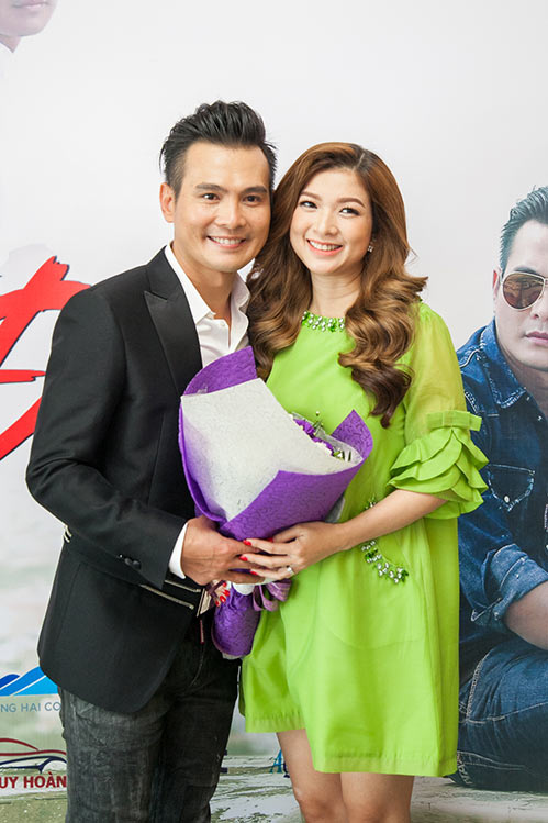 Con nhỏ 4 tháng, Phạm Thanh Thảo vẫn về nước chúc mừng Lâm Hùng - 2