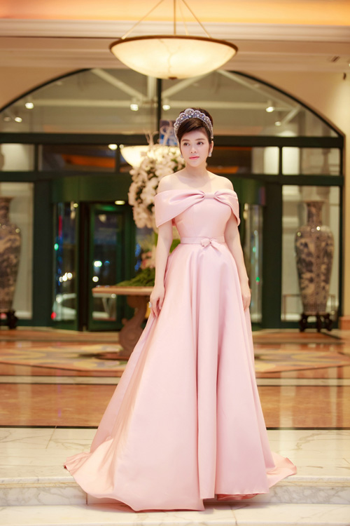 Lý Nhã Kỳ lộng lẫy với vương miện kim cương độc nhất vô nhị - 2