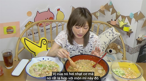 quot;Mỹ nhân phàm ănquot; số 1 Nhật Bản gây xôn xao với clip ăn 5kg mì ăn liền Việt Nam - 7