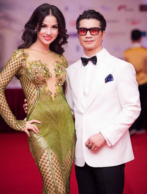 Vợ chồng Bebe Phạm – Dustin Nguyễn tình tứ, ngọt ngào trên thảm đỏ - 8