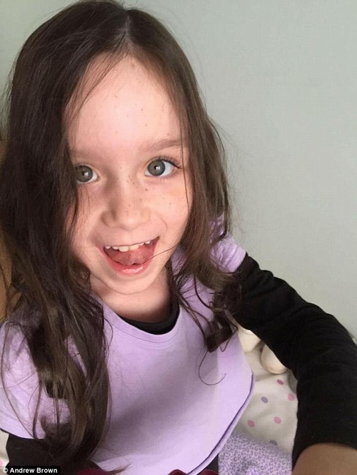 Sợi lông mi cuối cùng của bé gái mắc bệnh ung thư khiến nhiều người phải bật khóc - 2