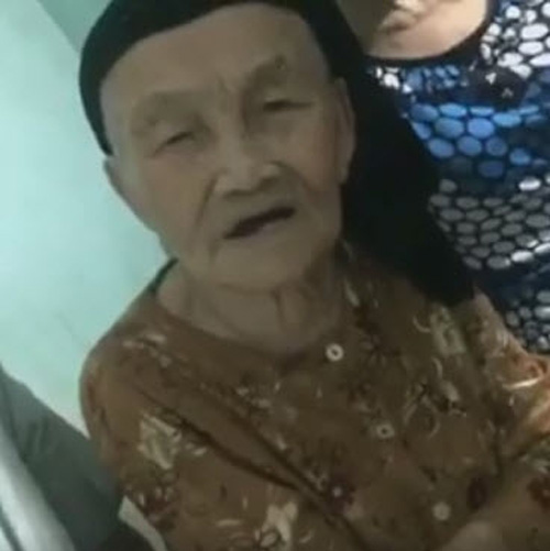 Dân mạng phát sốt với bà ngoại gần 100 tuổi siêu quot;cutequot; giục cháu #039;Yêu đi không quá lứa#039; - 1