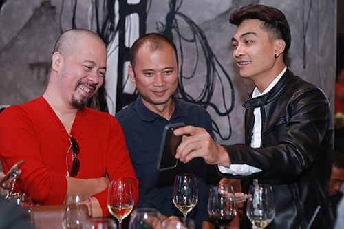 BTV Long Vũ, Tạ Bích Loan rạng rỡ quot;tái xuấtquot; bên Đức Hùng - 7