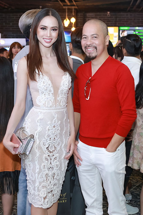 BTV Long Vũ, Tạ Bích Loan rạng rỡ quot;tái xuấtquot; bên Đức Hùng - 15