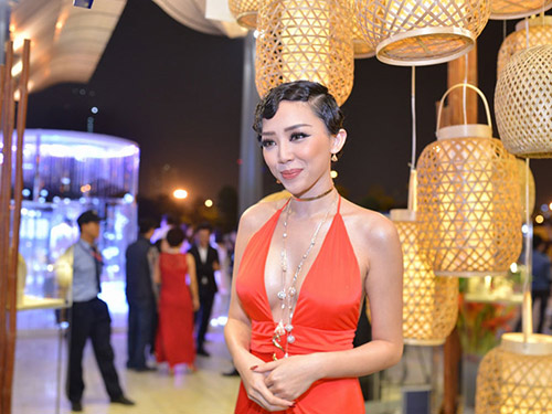 Tóc Tiên, Jolie Nguyễn bất ngờ vì bị nhầm là quot;chị em sinh đôiquot; - 4
