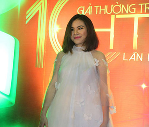 Vân Trang lần đầu kể chuyện đi đẻ “đau hơn 10 tiếng, suýt phải sinh mổ” - 1
