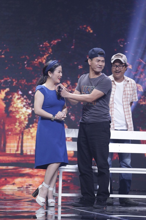Nhà Cười: Hoài Linh quot;ngất xỉuquot; vì bị mất tiền - 17