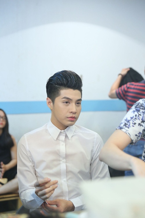 Noo Phước Thịnh điển trai trở lại sóng truyền hình sau The Voice Kids - 1