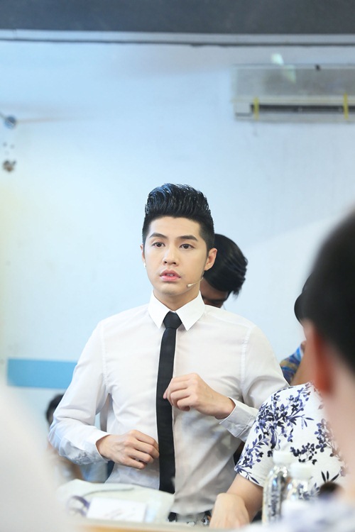 Noo Phước Thịnh điển trai trở lại sóng truyền hình sau The Voice Kids - 4