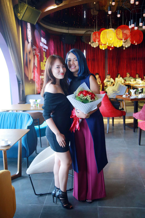 Quán quân Vietnam Idol 2016 kể chuyện yêu chồng bằng tiếng Việt quot;ngọng líu ngọng lôquot; - 6