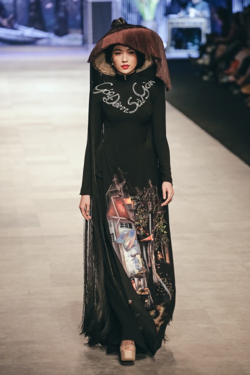 Á hậu Lệ Hằng hất tung váy khi làm vedette tại VIFW 2016 - 5
