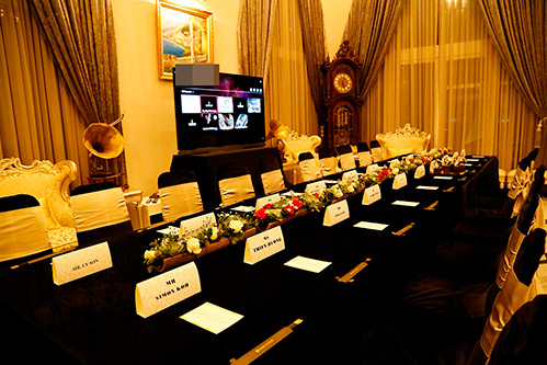 Sao Việt thuê đầu bếp, thuê nhạc công tổ chức tiệc tại biệt thự khủng - 17