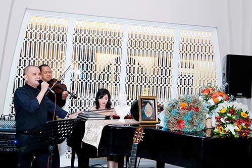 Sao Việt thuê đầu bếp, thuê nhạc công tổ chức tiệc tại biệt thự khủng - 15