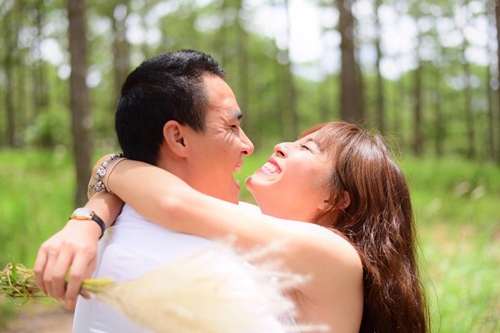 MC quot;Chúng tôi là chiến sĩquot; đã chia tay chồng, hạnh phúc bên người mới - 9